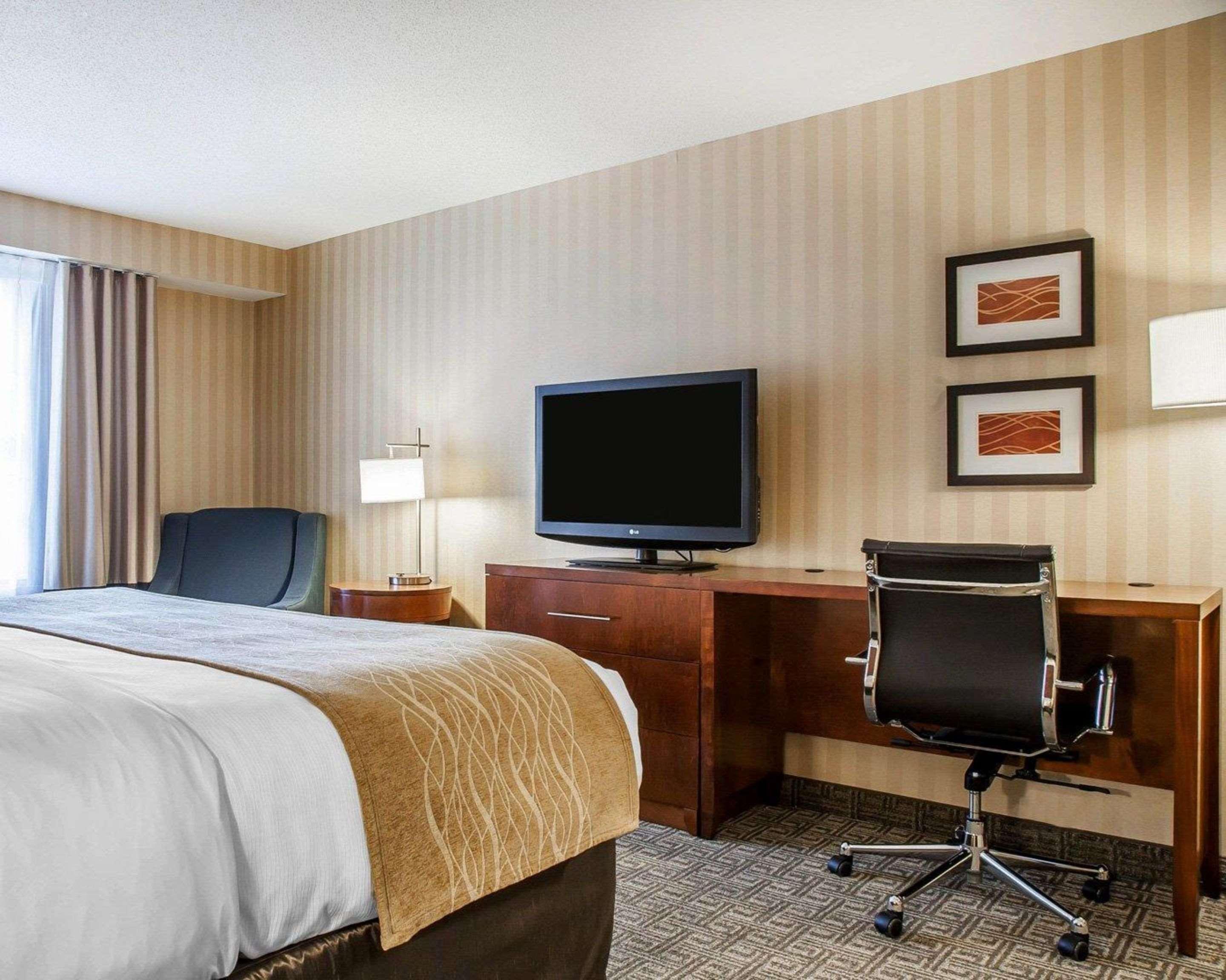 Comfort Inn & Suites Sturbridge-Brimfield Екстер'єр фото
